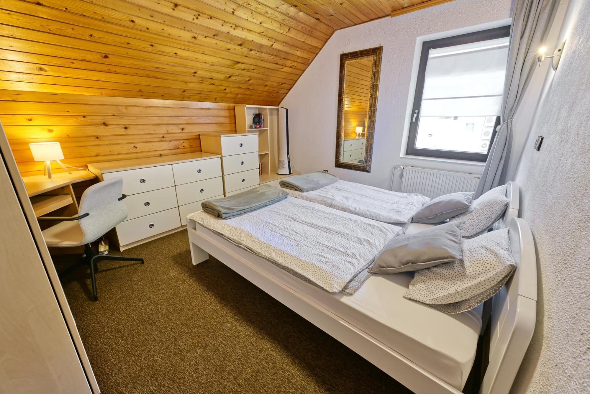 Castle Way Apartments Tamy Блед Екстериор снимка