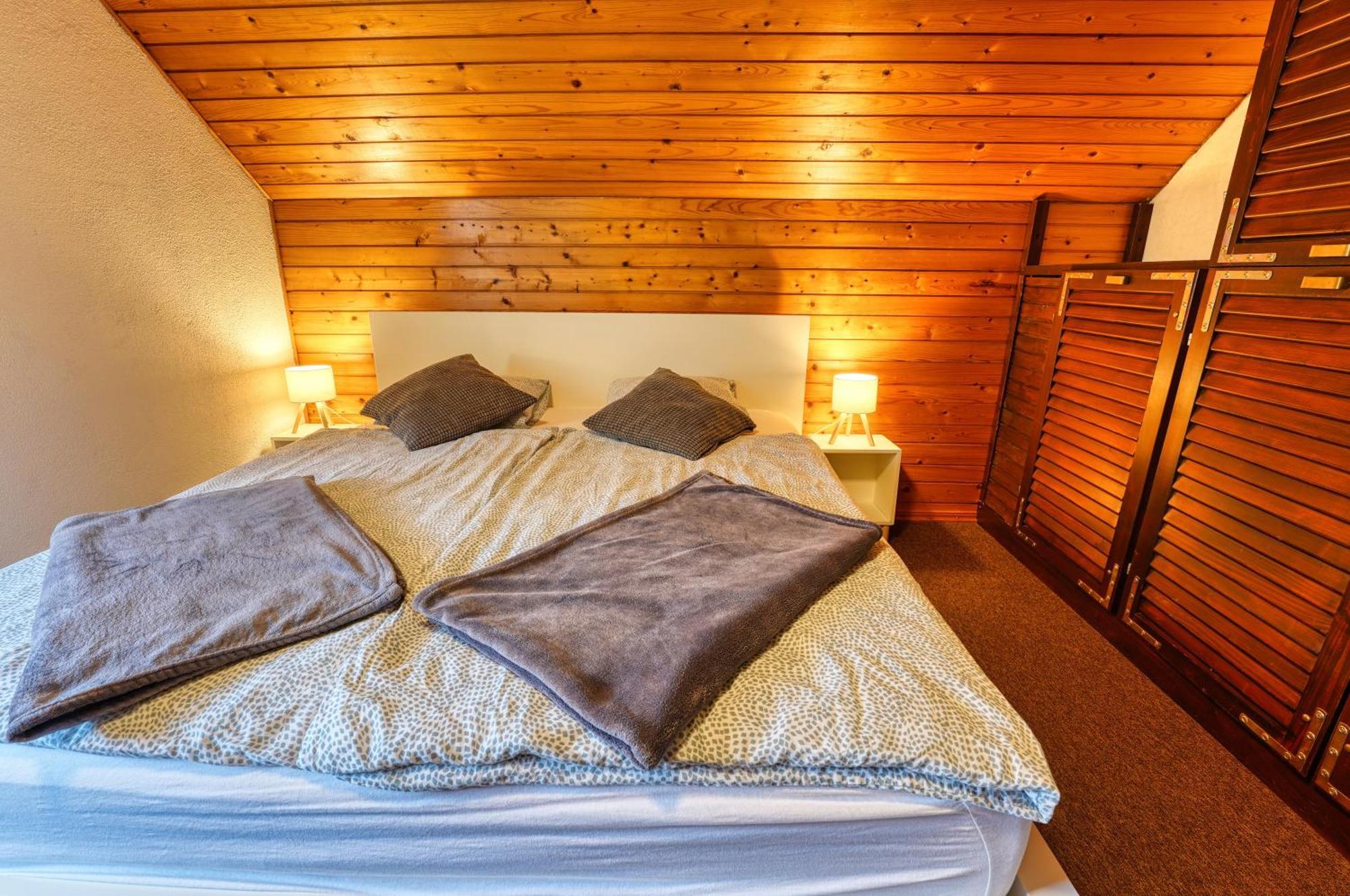Castle Way Apartments Tamy Блед Екстериор снимка