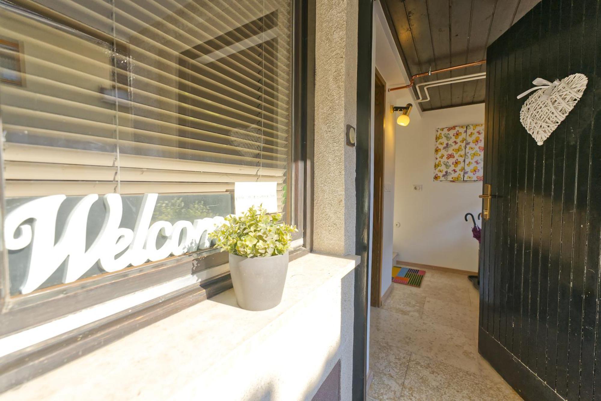 Castle Way Apartments Tamy Блед Екстериор снимка