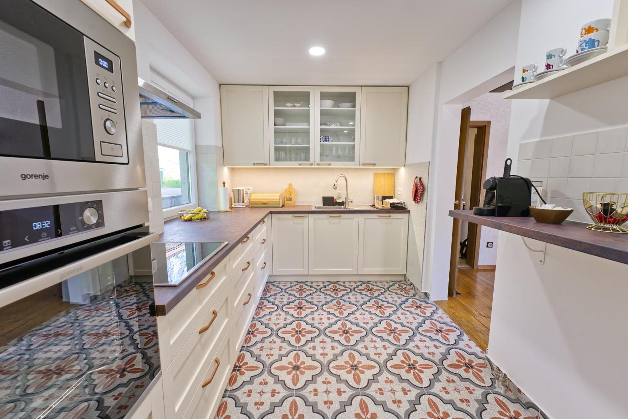 Castle Way Apartments Tamy Блед Екстериор снимка