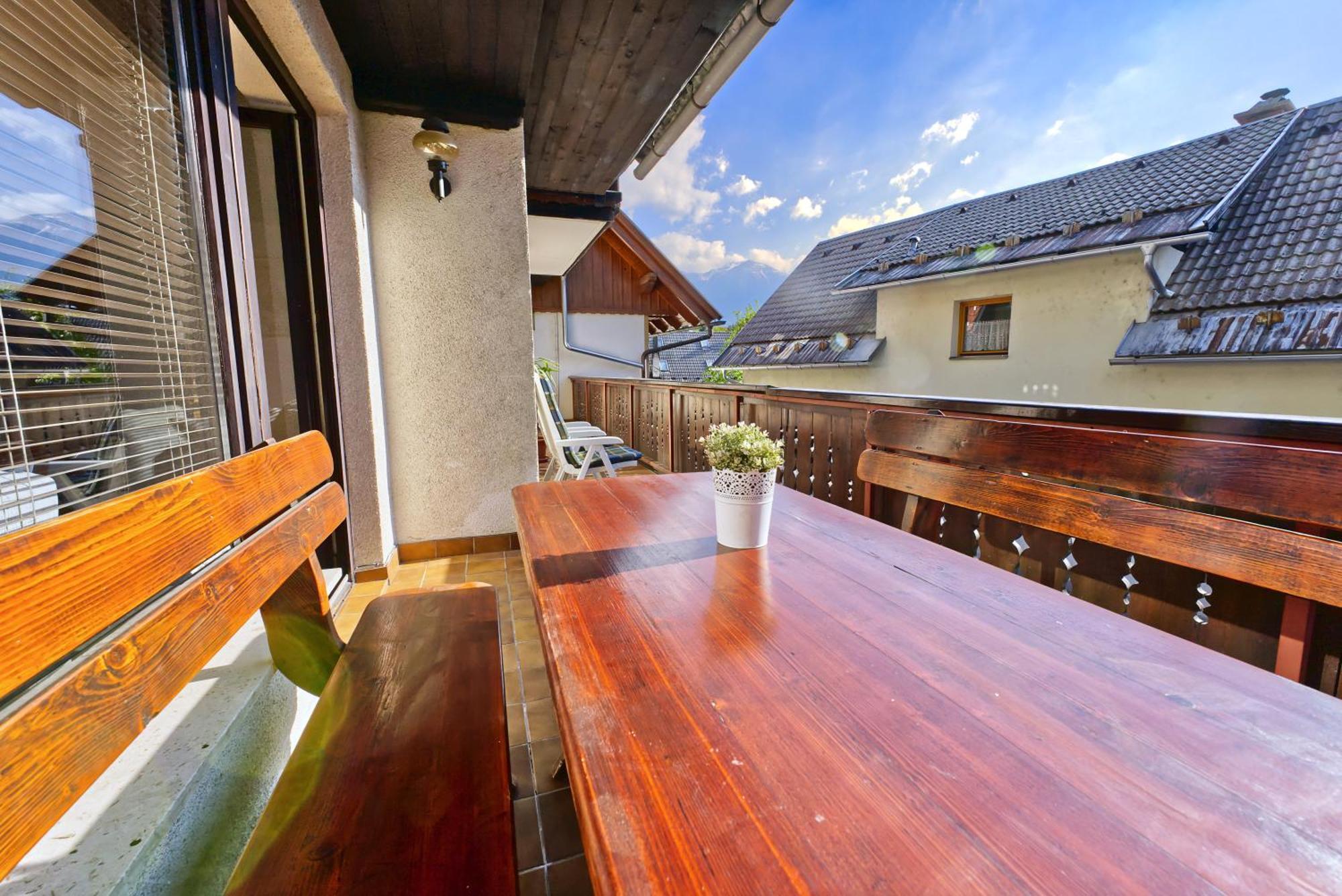 Castle Way Apartments Tamy Блед Екстериор снимка