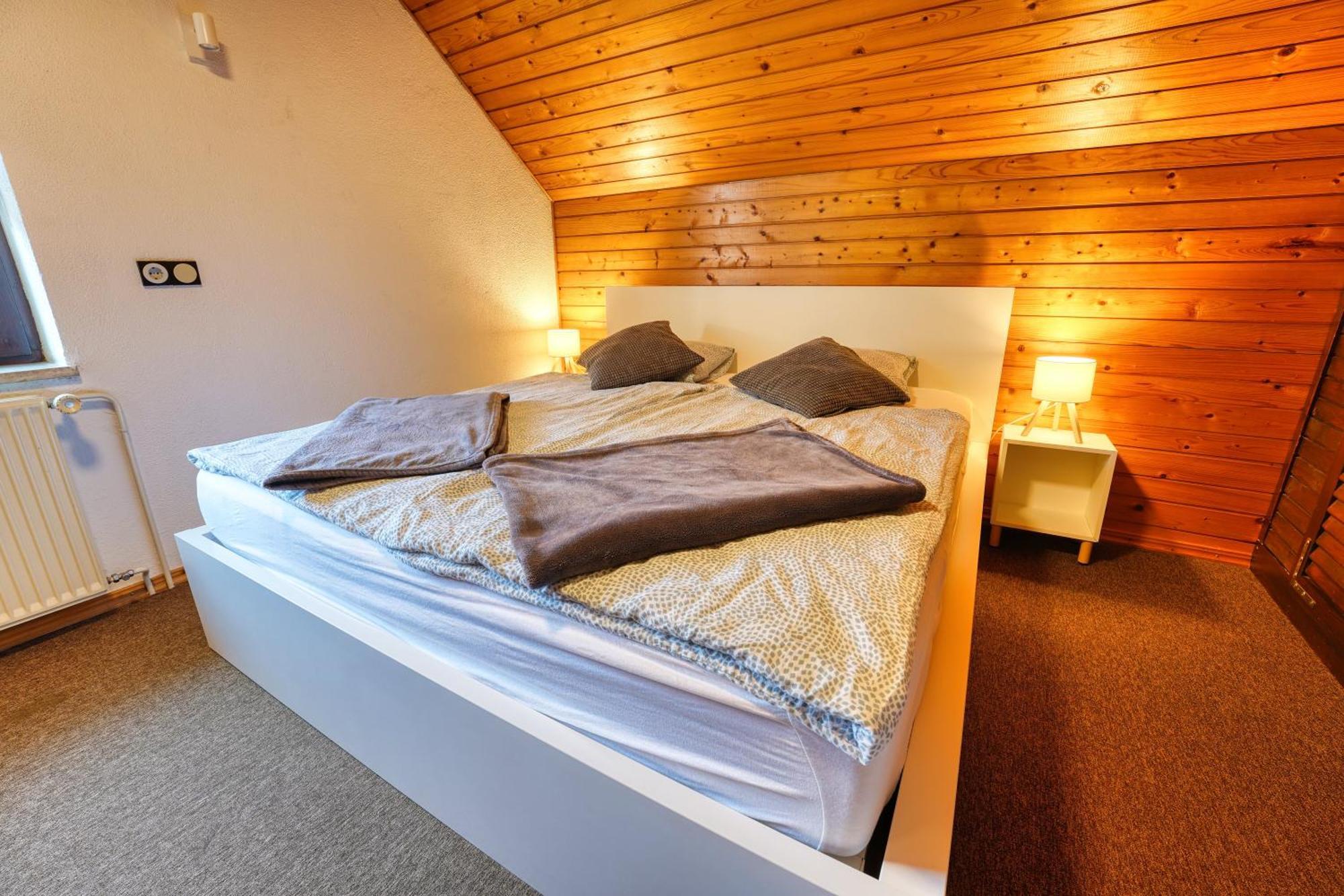 Castle Way Apartments Tamy Блед Екстериор снимка