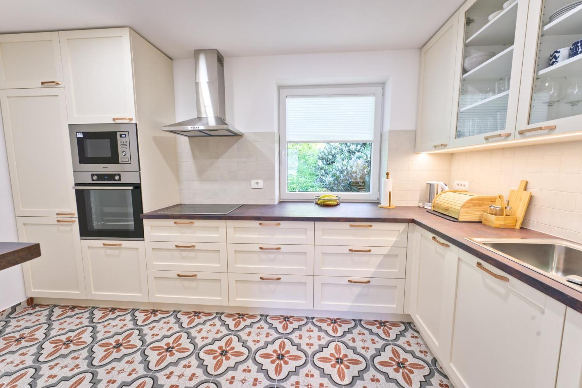 Castle Way Apartments Tamy Блед Екстериор снимка